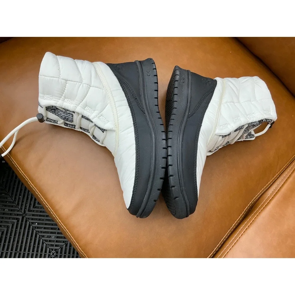 Ryka Solace Winter Boots Womens 6W White Water Repellent Quilted